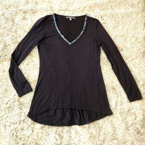 Rose & Olive Iridescent Beaded V-Neck Long Sleeve Tee Black Women's Size Medium